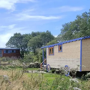 Camping Roulottes - Les Lits De Berger, Saint-Front (Haute-Loire)